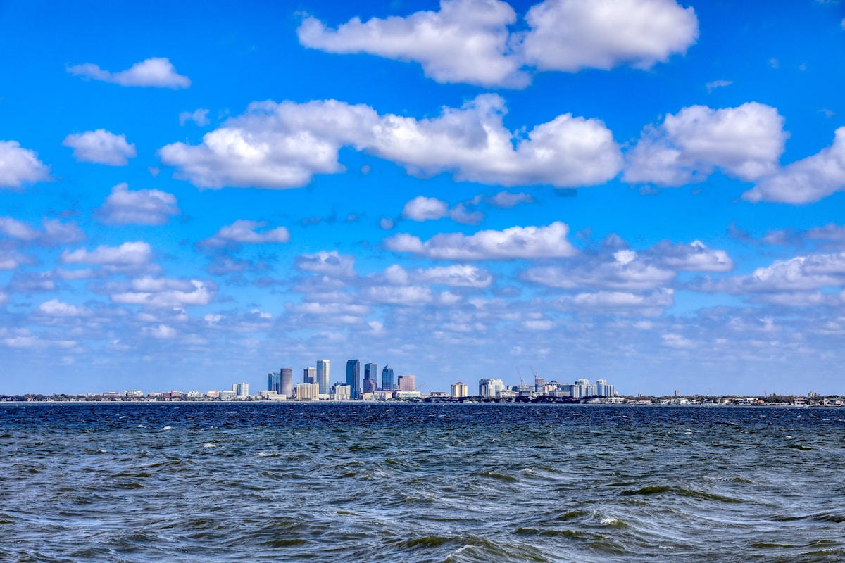 Tampa Riverwalk & waterfront dining